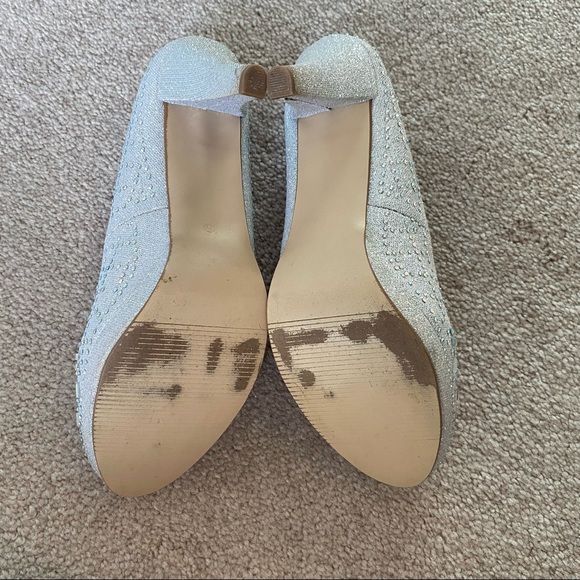 sparkly silver heels size 8 - Picture 7 of 7